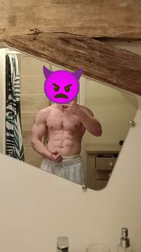 Photo ads/2569000/2569754/a2569754.jpg : Jeune homme soumis pour vous