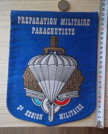 Photo ads/2569000/2569762/a2569762.jpg : fanion collection préparation militaire para