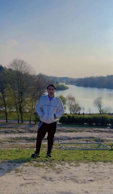 Photo ads/2571000/2571079/a2571079.jpg : Homme cherche famme je habite à Paris je 30 ans