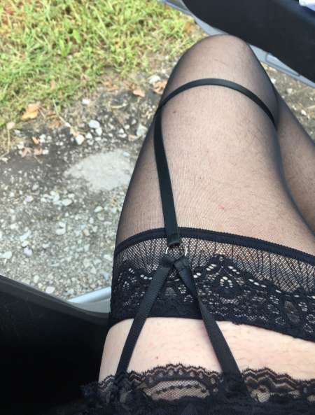 Photo ads/2572000/2572347/a2572347.jpg : Recherche lingerie noire