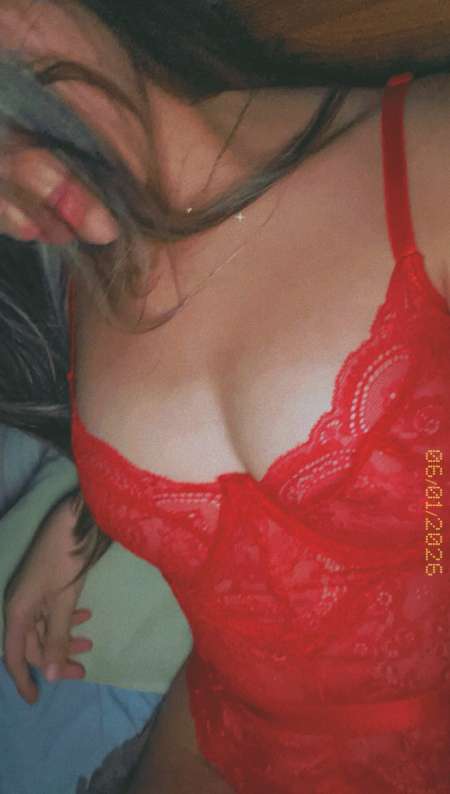 Photo ads/2574000/2574370/a2574370.jpg : Jeune femme maghrébine