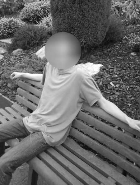 Photo ads/2574000/2574946/a2574946.jpg : JH TBM cherche femme et couple de tout age