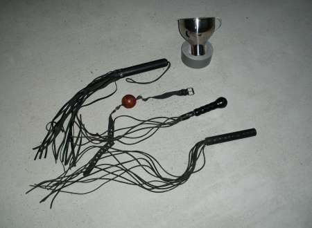 Photo ads/2578000/2578253/a2578253.jpg : homme mur dressé pour plaisir