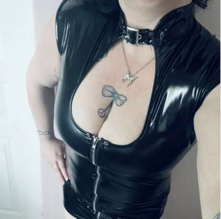 Photo ads/2580000/2580142/a2580142.jpg : Robe courte vinyl neuve et jamais portée