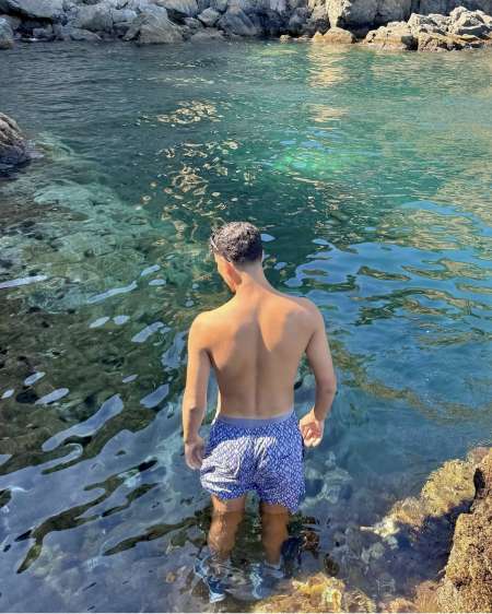 Photo ads/2581000/2581031/a2581031.jpg : Masseur sportif et mignon