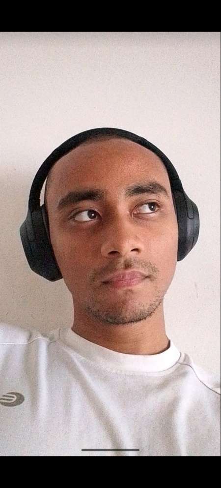 Photo ads/2585000/2585591/a2585591.png : Jeune homme Métis dominant pour femme féminine