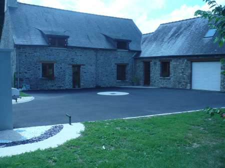 Photo ads/2593000/2593383/a2593383.jpg : grande maison en pierre