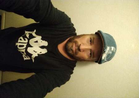 Photo ads/2594000/2594805/a2594805.jpg : Homme pour femme soumise