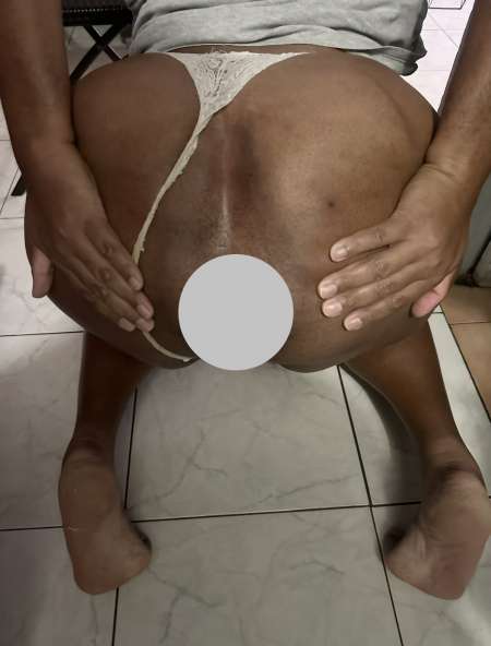 Photo ads/2603000/2603976/a2603976.jpg : Hummm tu as envie jouir vider tes couilles ?