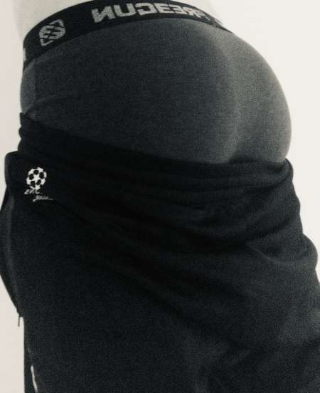 Photo ads/2606000/2606539/a2606539.jpg : Chaud pour homme discret