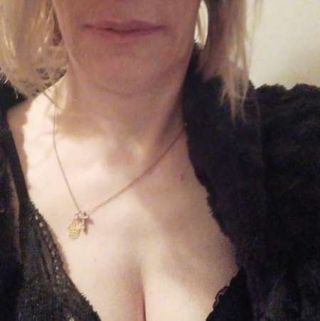 Photo ads/2607000/2607078/a2607078.jpg : Charmante femme mature