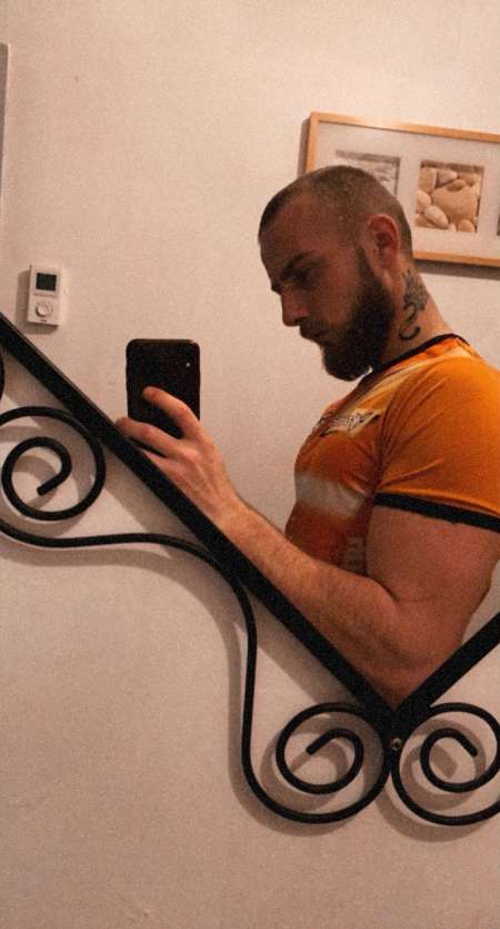 Photo ads/2607000/2607742/a2607742.jpg : Jeune maître cherche moneyslave