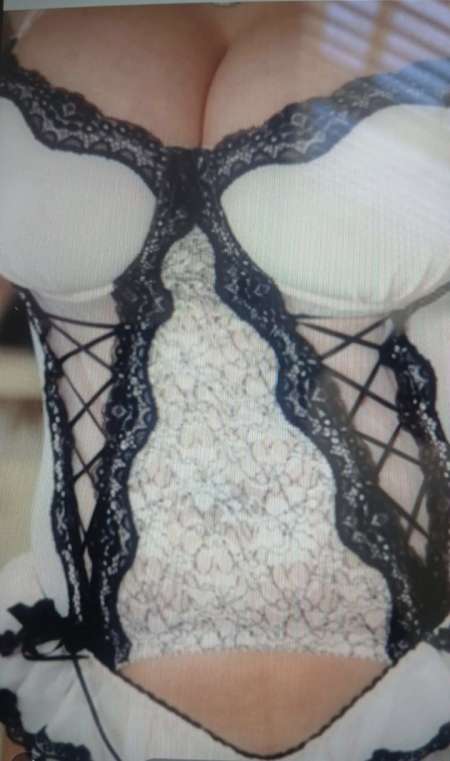 Photo ads/2610000/2610695/a2610695.jpg : Jolies seins femme métisse ;)