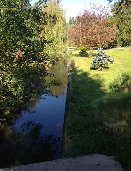 Photo ads/2619000/2619845/a2619845.jpg : je cherche femme de menage