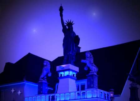 Photo ads/2620000/2620266/a2620266.jpg : Bar à champagne recrute