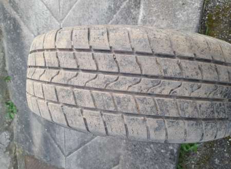 Photo ads/2627000/2627767/a2627767.jpg : pneus mon té sur jante 205-55-16