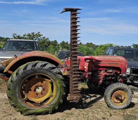 Photo ads/2635000/2635293/a2635293.jpg : tracteur- diesel 219