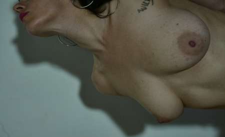 Photo ads/2638000/2638307/a2638307.jpg : Belle brunette pour hommes, femmes et couples