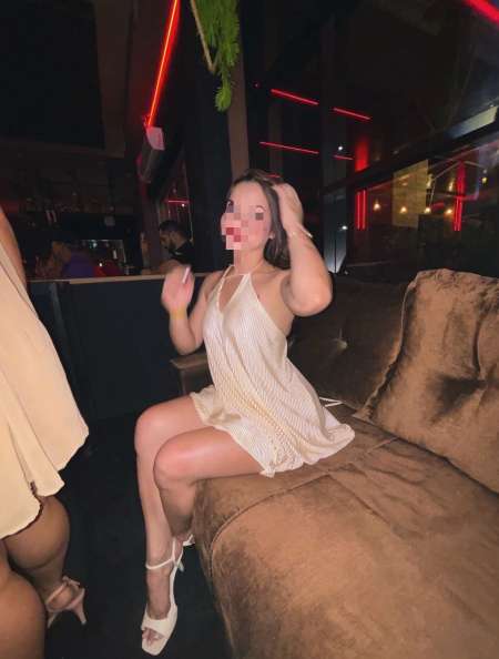 Photo ads/2639000/2639596/a2639596.jpg : Une japonaise et une blanche aux yeux bleus