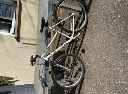 Photo ads/2641000/2641669/a2641669.jpg : vends velo de femme