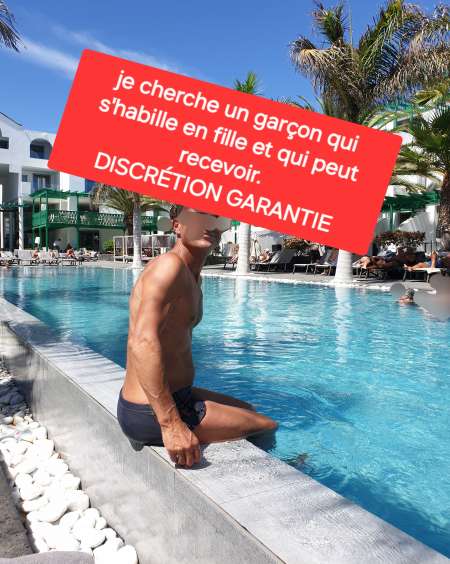 Photo ads/2644000/2644427/a2644427.jpg : Cherche mec en jupe et culotte qui reçoit.