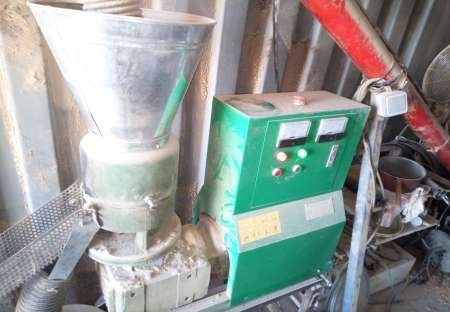 Photo ads/2646000/2646320/a2646320.jpg : Presse à granulés ou pellets