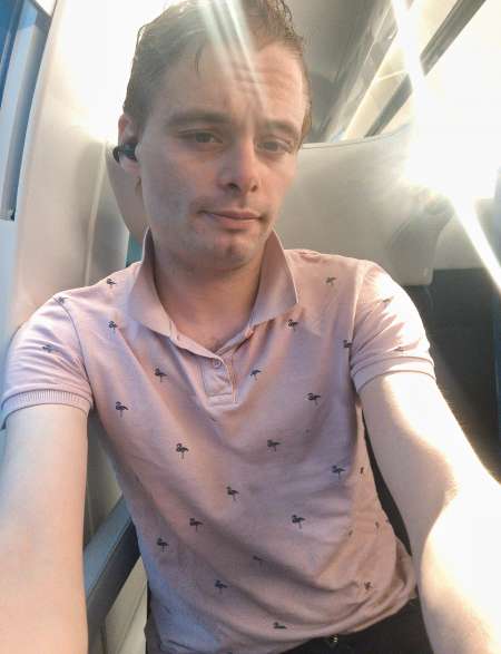 Photo ads/2650000/2650115/a2650115.jpg : homme 32 Echanges ecoute et presence reel virtuel