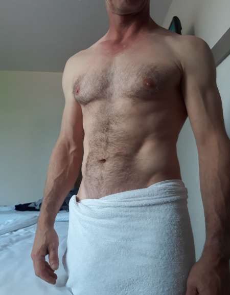 Photo ads/2651000/2651685/a2651685.jpg : Brouteur de minou suceur de mamelons