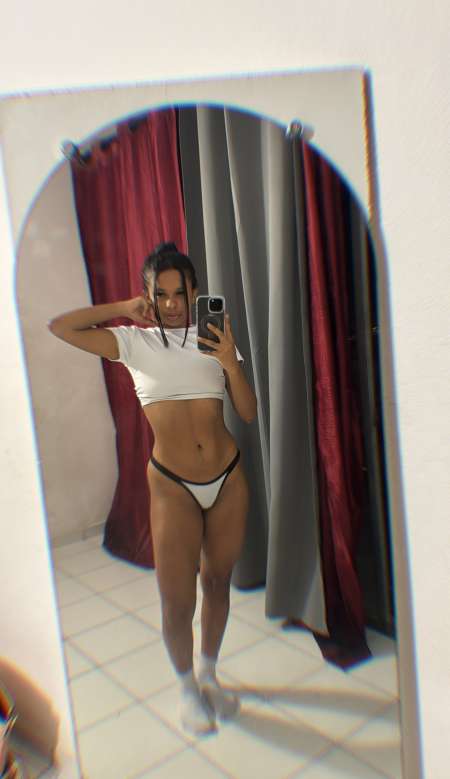 Photo ads/2653000/2653966/a2653966.jpg : Larissa