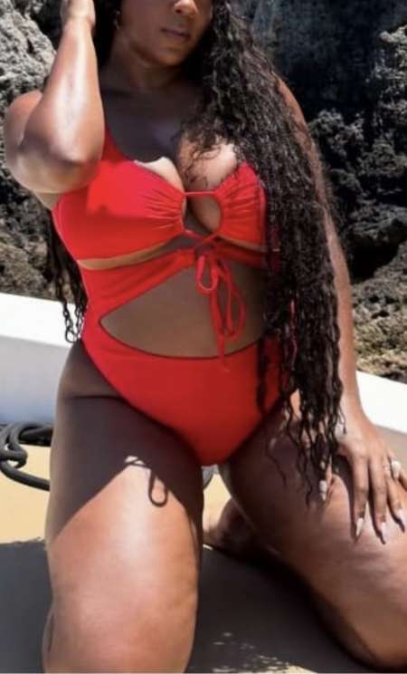 Photo ads/2654000/2654218/a2654218.jpg : Belle et grande demoiselle