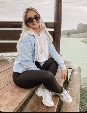 Photo ads/2655000/2655898/a2655898.jpg : LARISSA PAYMT EN ESPEC