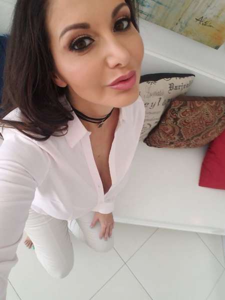 Photo ads/2657000/2657537/a2657537.jpg : Nounous Romantique chaleur douce sexy