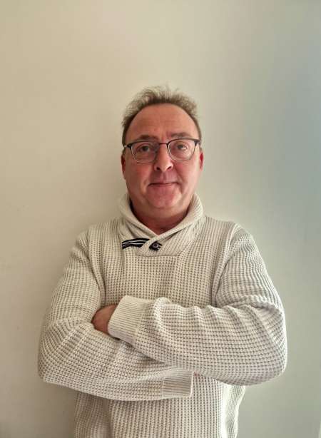 Photo ads/2658000/2658254/a2658254.jpg : Pr-Jeuncpl-F- non farouche