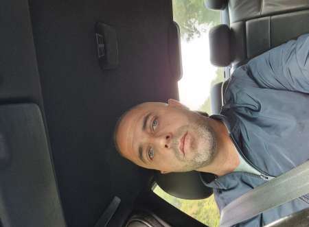 Photo ads/2658000/2658722/a2658722.jpg : Cherche femme pour combler l'ennuie