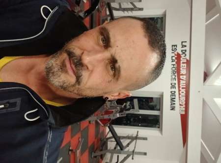 Photo ads/2660000/2660978/a2660978.jpg : Homme célibataire recherche relation