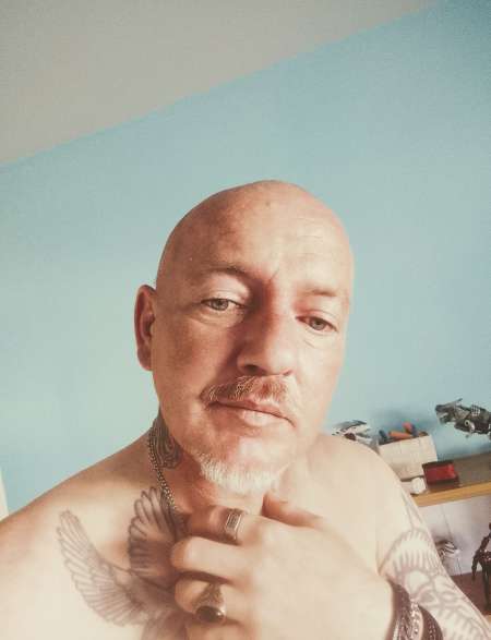 Photo ads/2661000/2661426/a2661426.jpg : Cherche femme pour momments coquins