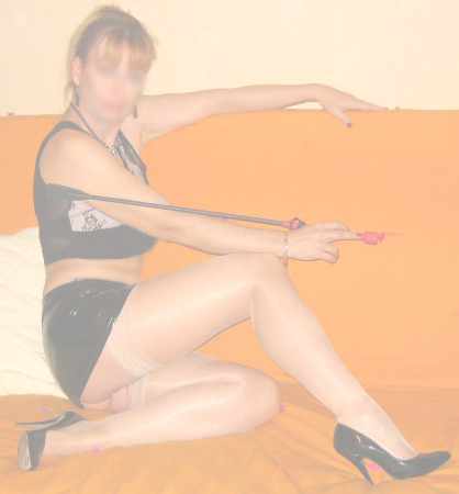 Photo ads/714000/714324/a714324.jpg :  Dominatrice parisienne pour homme-jouet