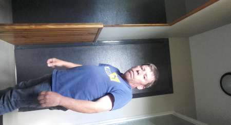 Photo ads/823000/823354/a823354.jpg : homme de petit taille